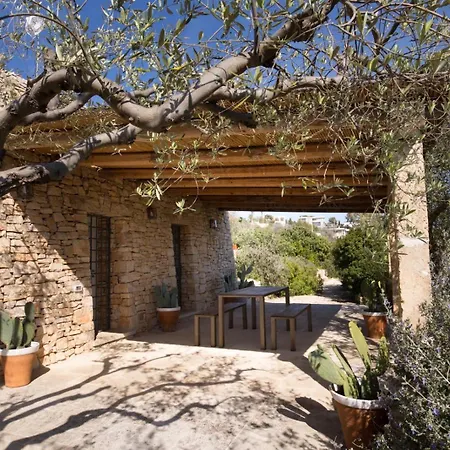 Trulli Dei Silvi 2 *